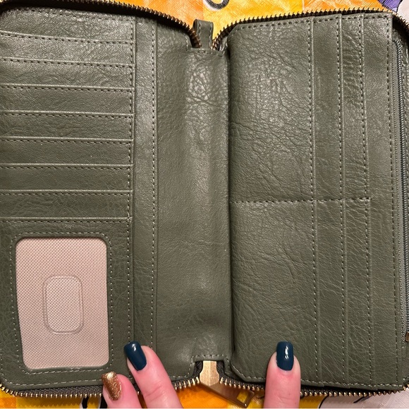 Olive green Fossil wallet - Picture 3 of 3